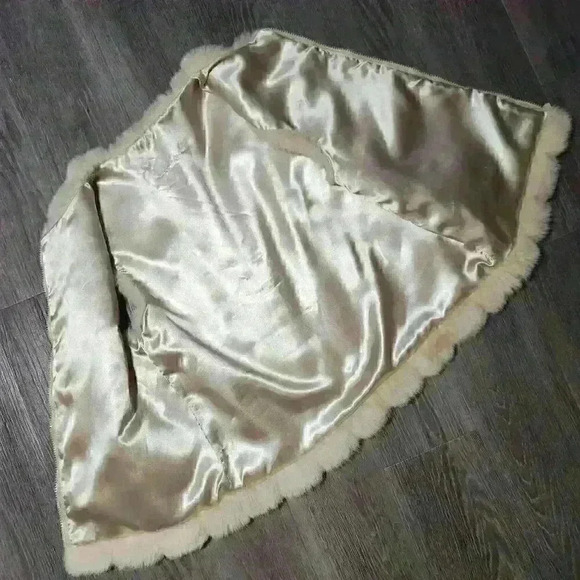 Super soft & comfy Y2K Bratz style light tam /  cream faux fur vest with zipper - Picture 12 of 15